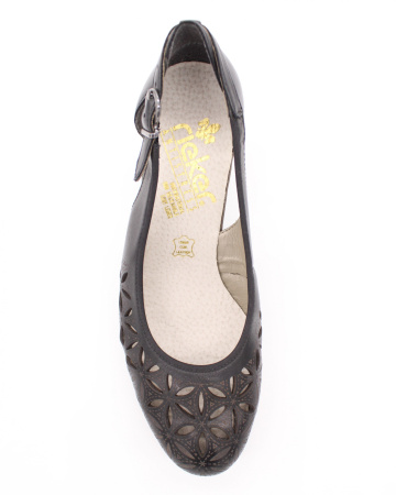 Босоножки на сборном каблуке