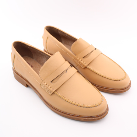 Лоферы из натуральной кожи MADELLA