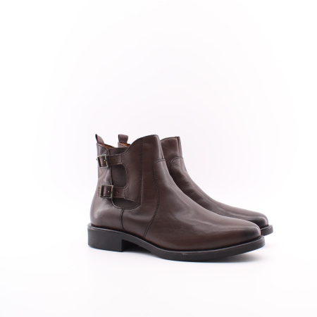 Ботинки с декоротивными пряжками