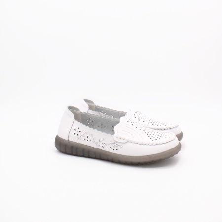 Мокасины с перфорацией MADELLA