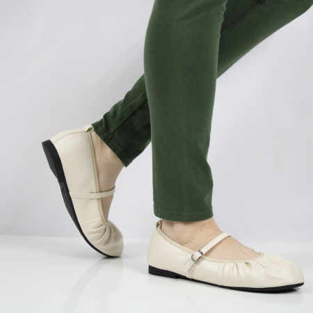 SPUR туфли бежевые