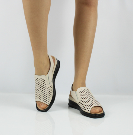 Босоножки TOFA