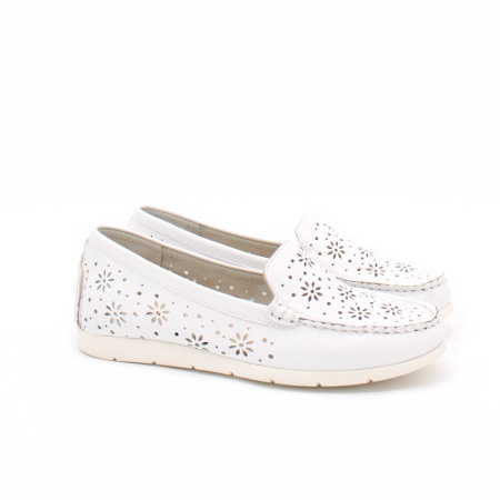 Белые мокасины с перфорацией CAPRICE