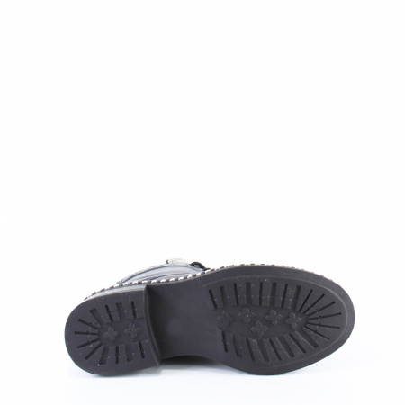 Ботинки с декором