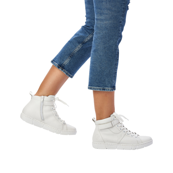 Белые кожаные ботинки RIEKER