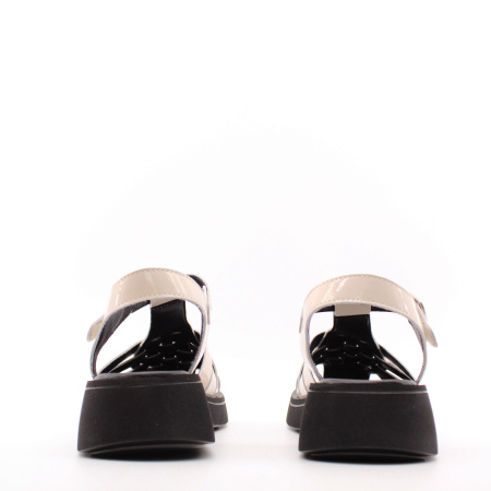 SPUR сандалии лаковые